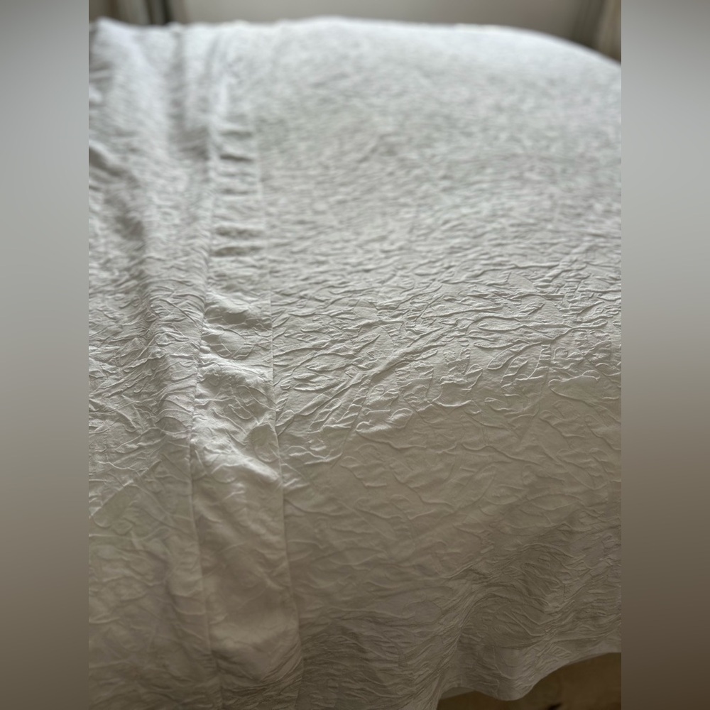 White King size duvet cover.